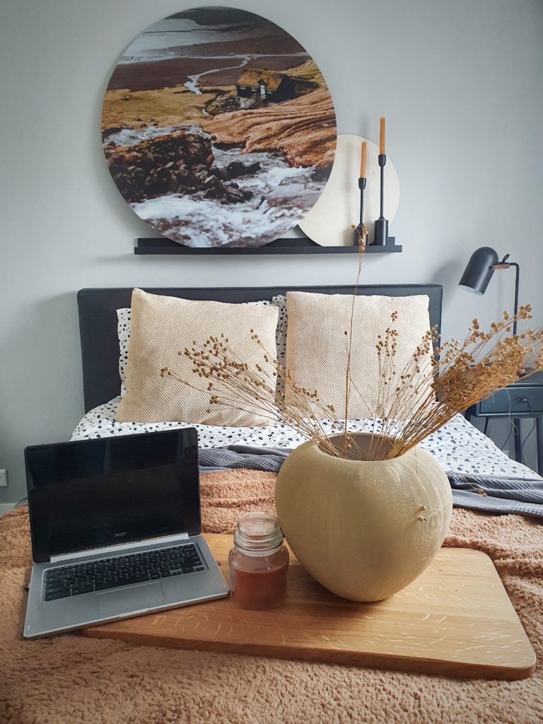laptop in je bed