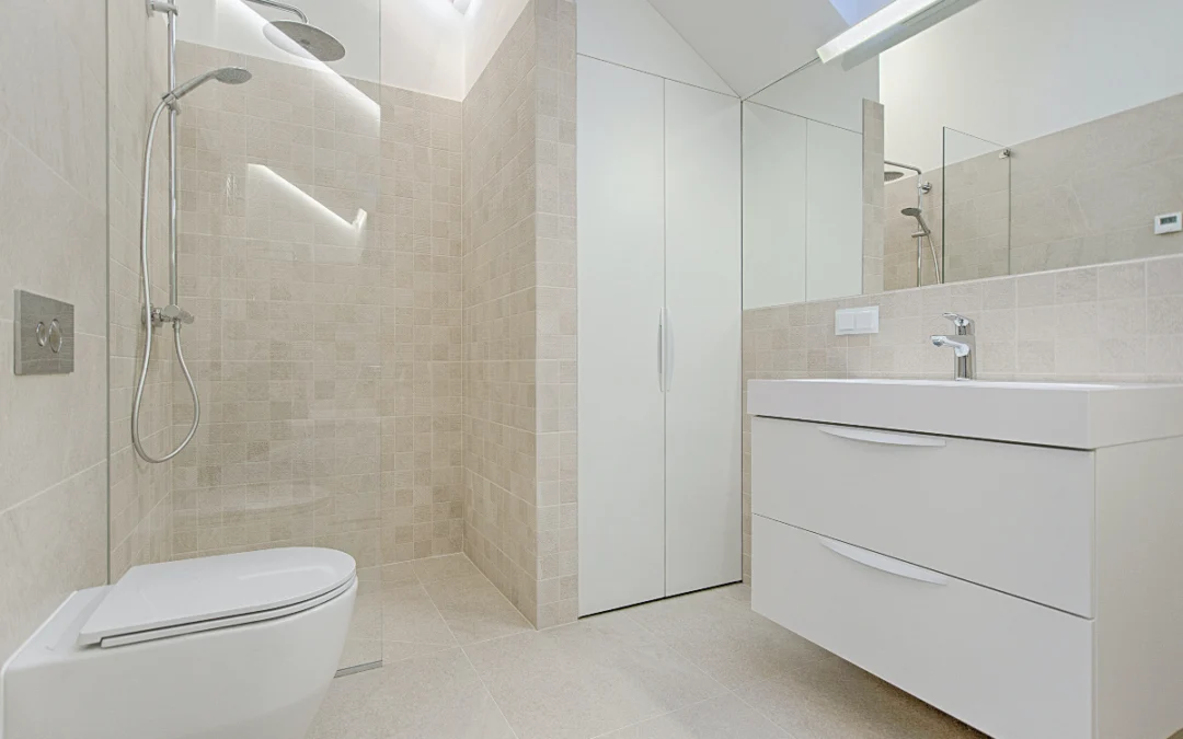 Efficiënte badkamerindeling: hoe je de ruimte optimaal kunt benutten