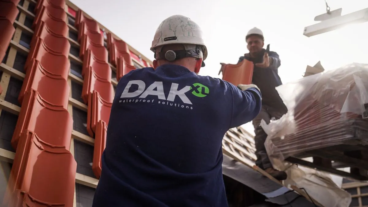 Dakrenovatie bij pannendaken en platte daken: onze ervaring en tips!